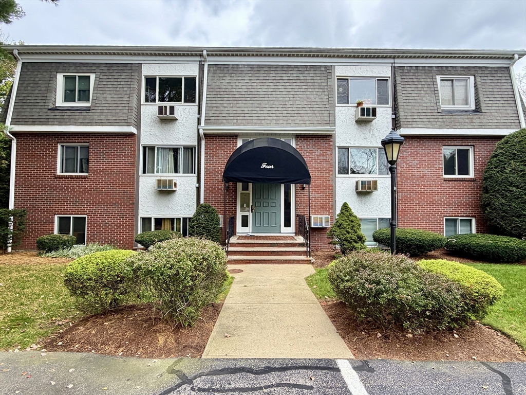 80 Walnut St, Canton, Massachusetts, 2 Bedrooms Bedrooms, 4 Rooms Rooms,1 BathroomBathrooms,Residential Lease,For Rent,Walnut St,73442755