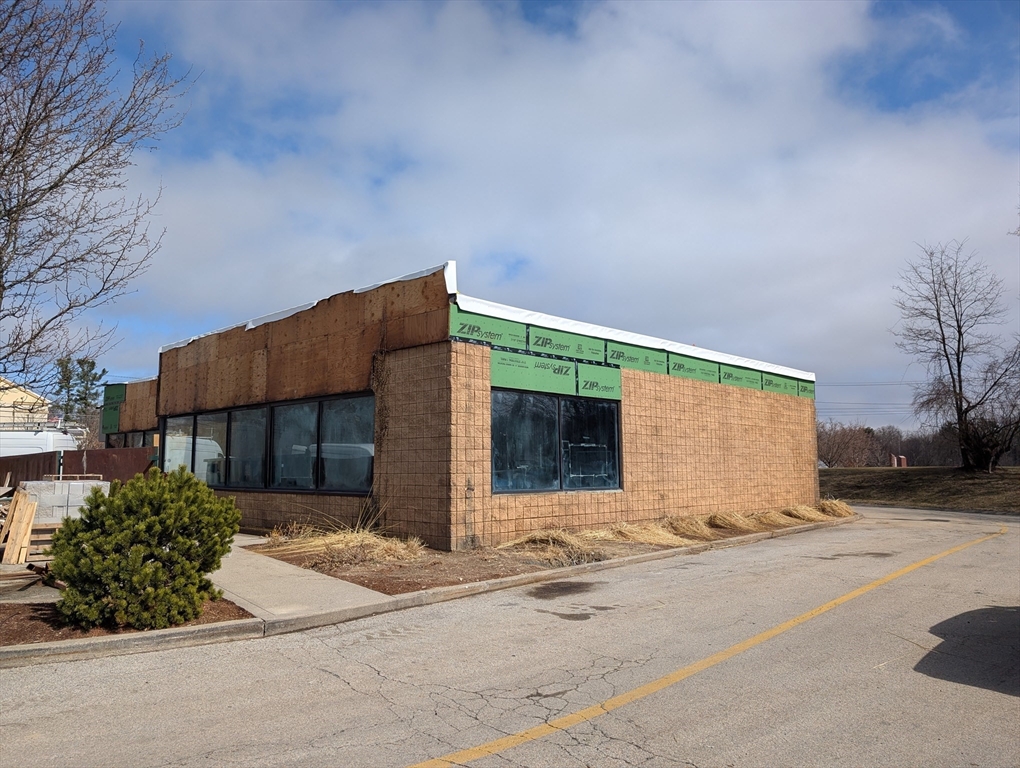 717 Southbridge St, Auburn, Massachusetts, ,Commercial Lease,For Rent,Southbridge St,73360572