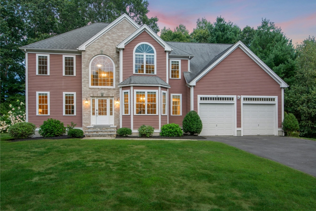 12 Putnam Lane, Grafton, Massachusetts, 4 Bedrooms Bedrooms, 9 Rooms Rooms,3.5 BathroomsBathrooms,Residential,For Sale,Putnam Lane,73426492