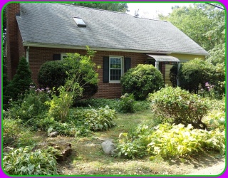 12 Moorland St, Amherst, Massachusetts, 2 Bedrooms Bedrooms, 6 Rooms Rooms,1 BathroomBathrooms,Residential,For Sale,Moorland St,73431729