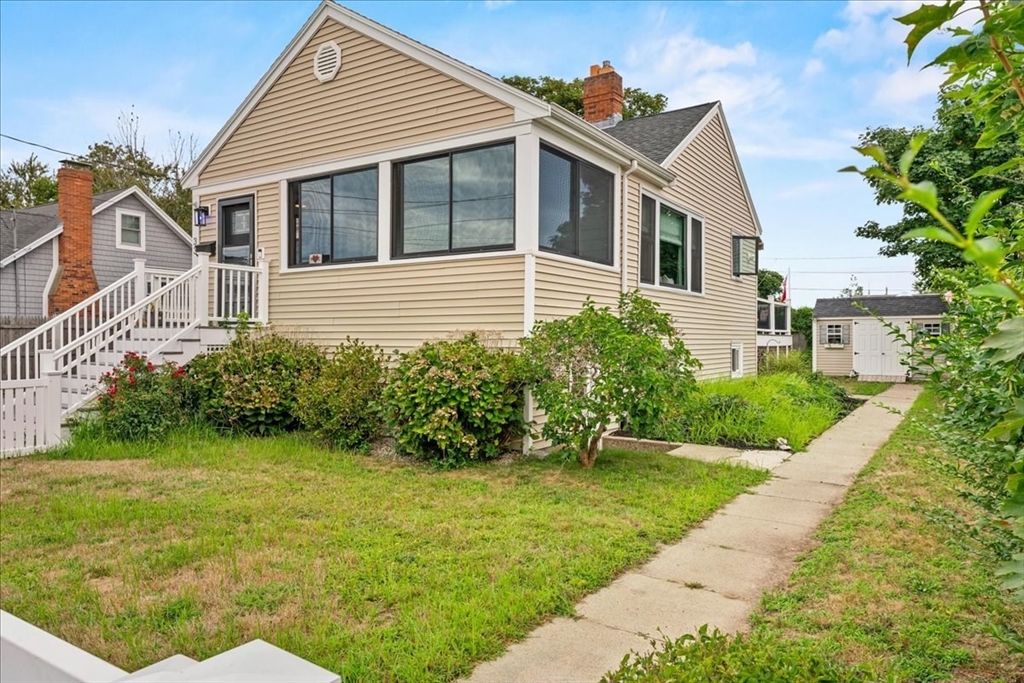 33 D St, Hull, Massachusetts, 3 Bedrooms Bedrooms, 8 Rooms Rooms,2 BathroomsBathrooms,Residential,For Sale,D St,73420795