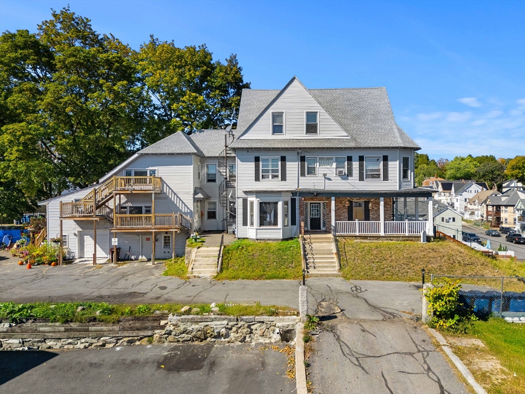 499 Haverhill St, Lawrence, Massachusetts, 9 Bedrooms Bedrooms, 20 Rooms Rooms,9 BathroomsBathrooms,Residential Income,For Sale,Haverhill St,73447509