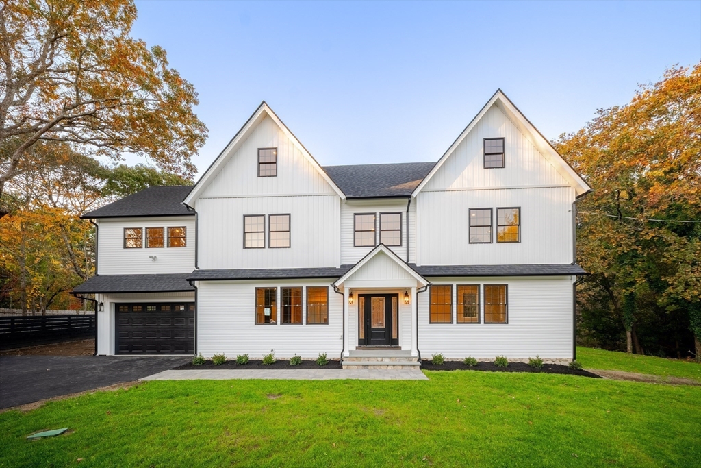 292 Main St, Norfolk, Massachusetts, 5 Bedrooms Bedrooms, 8 Rooms Rooms,3.5 BathroomsBathrooms,Residential,For Sale,Main St,73447600