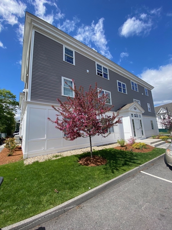 47 Saunders Street, North Andover, Massachusetts, 2 Bedrooms Bedrooms, 4 Rooms Rooms,1 BathroomBathrooms,Residential Lease,For Rent,Saunders Street,73447619