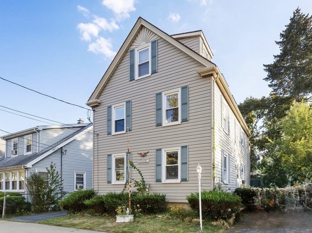 7 Goodell Street, Lynn, Massachusetts, 3 Bedrooms Bedrooms, 10 Rooms Rooms,2.5 BathroomsBathrooms,Residential Income,For Sale,Goodell Street,73427220