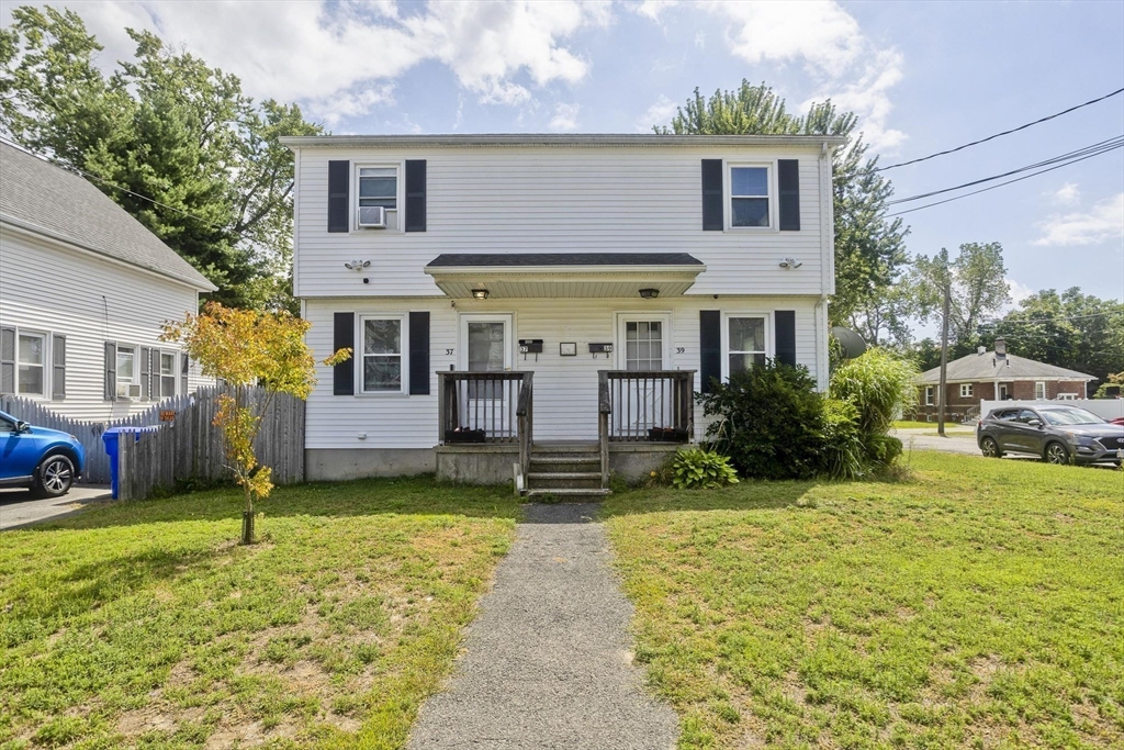 37-39 Porter St, Springfield, Massachusetts, 4 Bedrooms Bedrooms, 8 Rooms Rooms,3 BathroomsBathrooms,Residential Income,For Sale,Porter St,73422850