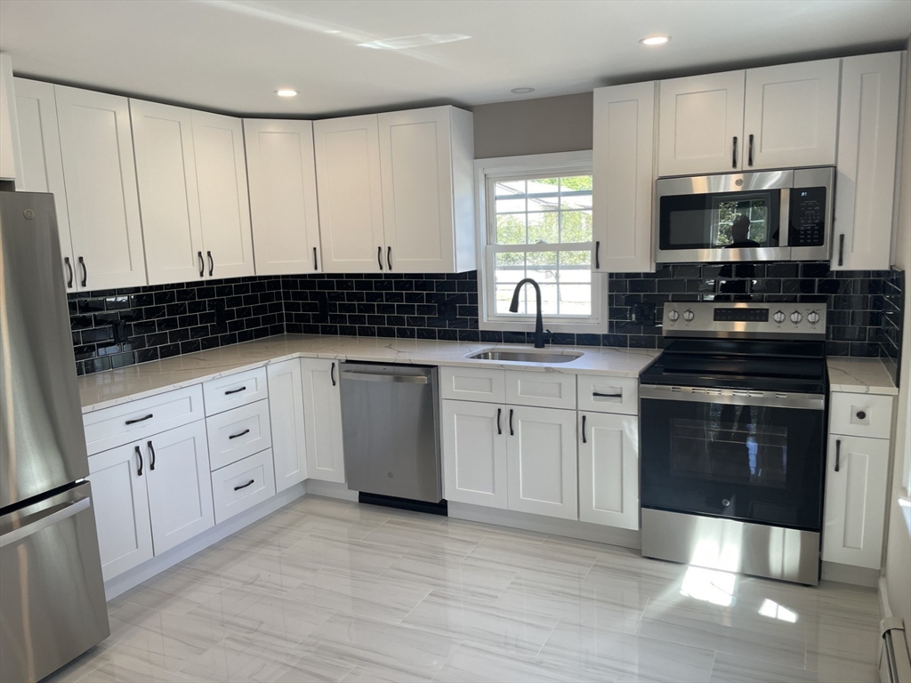 306 Greenwood St, Worcester, Massachusetts, 4 Bedrooms Bedrooms, 7 Rooms Rooms,2 BathroomsBathrooms,Residential,For Sale,Greenwood St,73419699