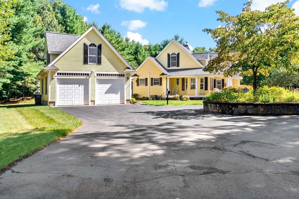 202 Brook Street, Rehoboth, Massachusetts, 3 Bedrooms Bedrooms, 6 Rooms Rooms,2.5 BathroomsBathrooms,Residential,For Sale,Brook Street,73426335