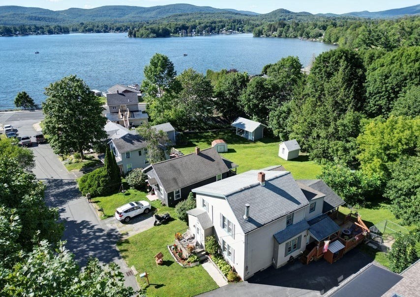 25 Yarmouth St, Pittsfield, Massachusetts, 3 Bedrooms Bedrooms, 7 Rooms Rooms,1.5 BathroomsBathrooms,Residential,For Sale,Yarmouth St,73409095