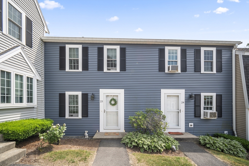 585 Turnpike St, Easton, Massachusetts, 2 Bedrooms Bedrooms, 4 Rooms Rooms,1.5 BathroomsBathrooms,Residential,For Sale,Turnpike St,73428941