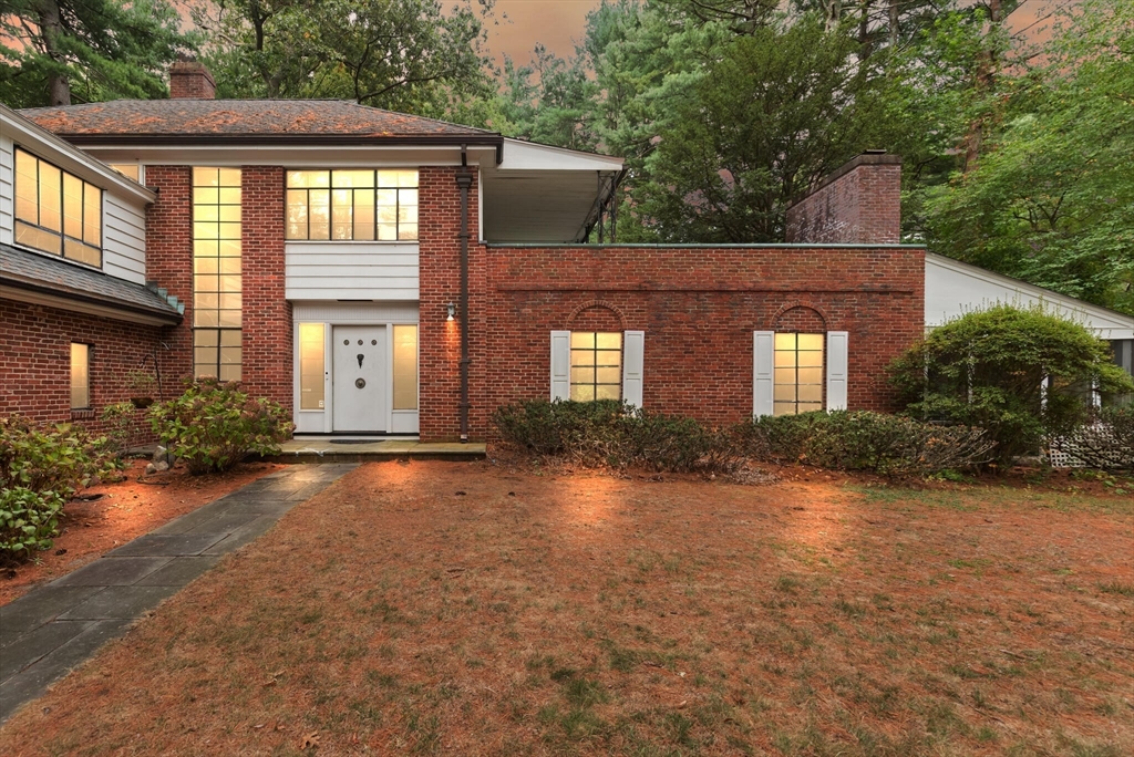 1217 Main St., Lynnfield, Massachusetts, 4 Bedrooms Bedrooms, 8 Rooms Rooms,2.5 BathroomsBathrooms,Residential,For Sale,Main St.,73434792