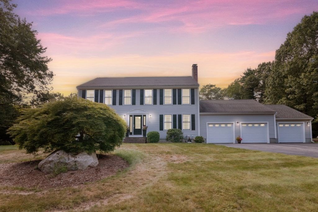 56 Jacob Dr, Mansfield, Massachusetts, 4 Bedrooms Bedrooms, 8 Rooms Rooms,2.5 BathroomsBathrooms,Residential,For Sale,Jacob Dr,73420409