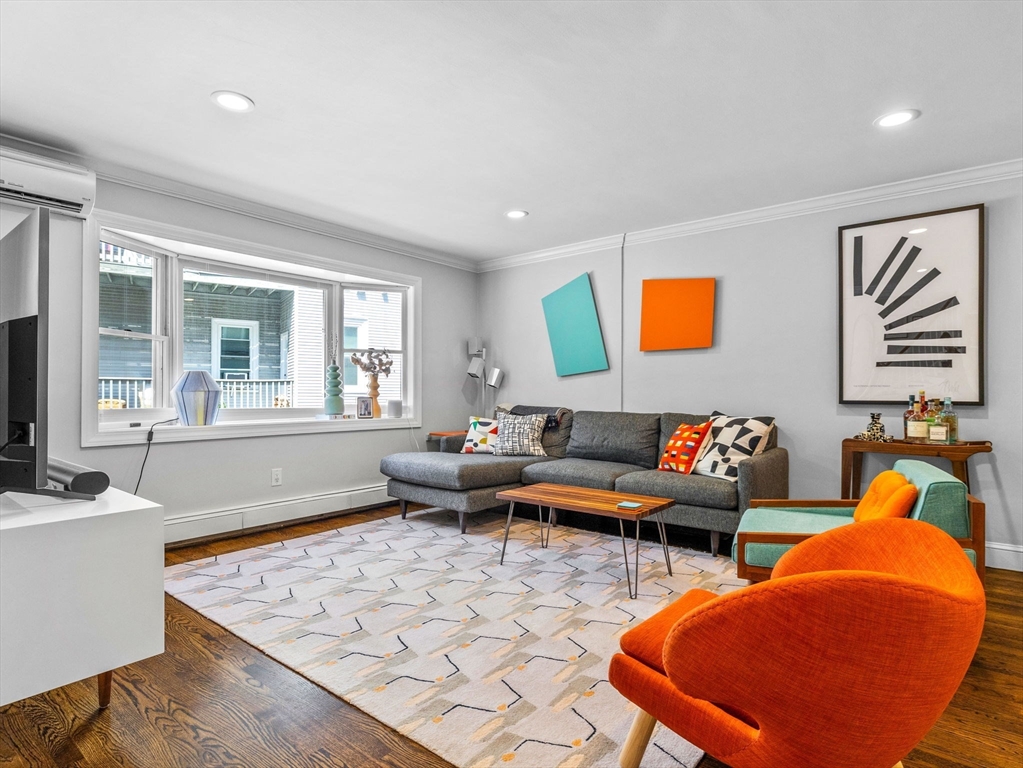 14 Belmont St, Somerville, Massachusetts, 3 Bedrooms Bedrooms, 7 Rooms Rooms,3.5 BathroomsBathrooms,Residential,For Sale,Belmont St,73396802