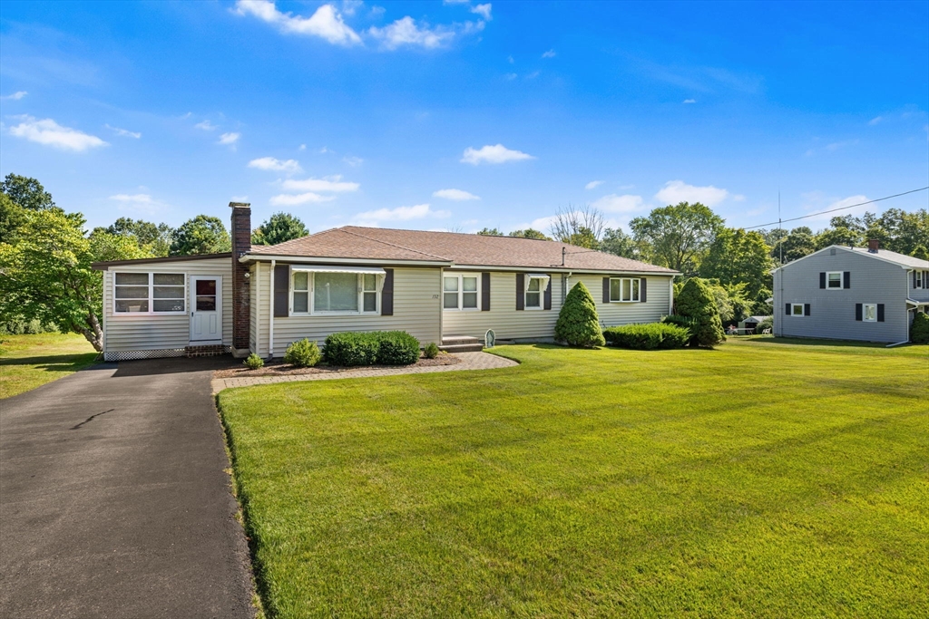 132 S High St, Foxboro, Massachusetts, 3 Bedrooms Bedrooms, 5 Rooms Rooms,2 BathroomsBathrooms,Residential,For Sale,S High St,73431890