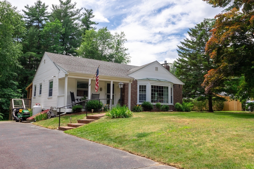 29 Bayberry Road, Hanson, Massachusetts, 2 Bedrooms Bedrooms, 5 Rooms Rooms,1 BathroomBathrooms,Residential,For Sale,Bayberry Road,73407498