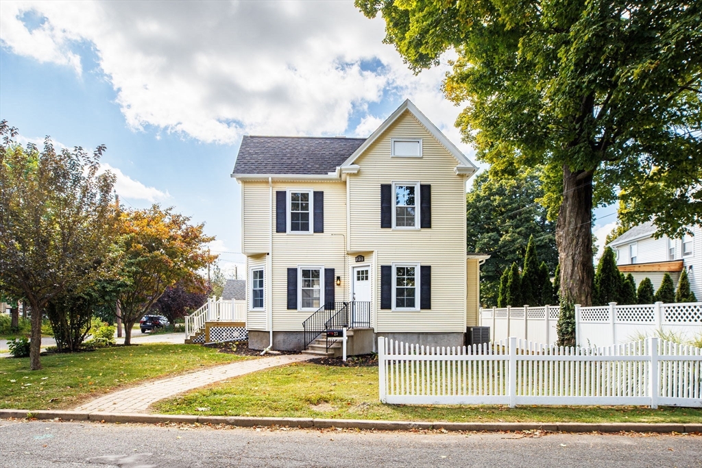 23 Hancock St, Westfield, Massachusetts, 4 Bedrooms Bedrooms, 6 Rooms Rooms,2 BathroomsBathrooms,Residential,For Sale,Hancock St,73435050