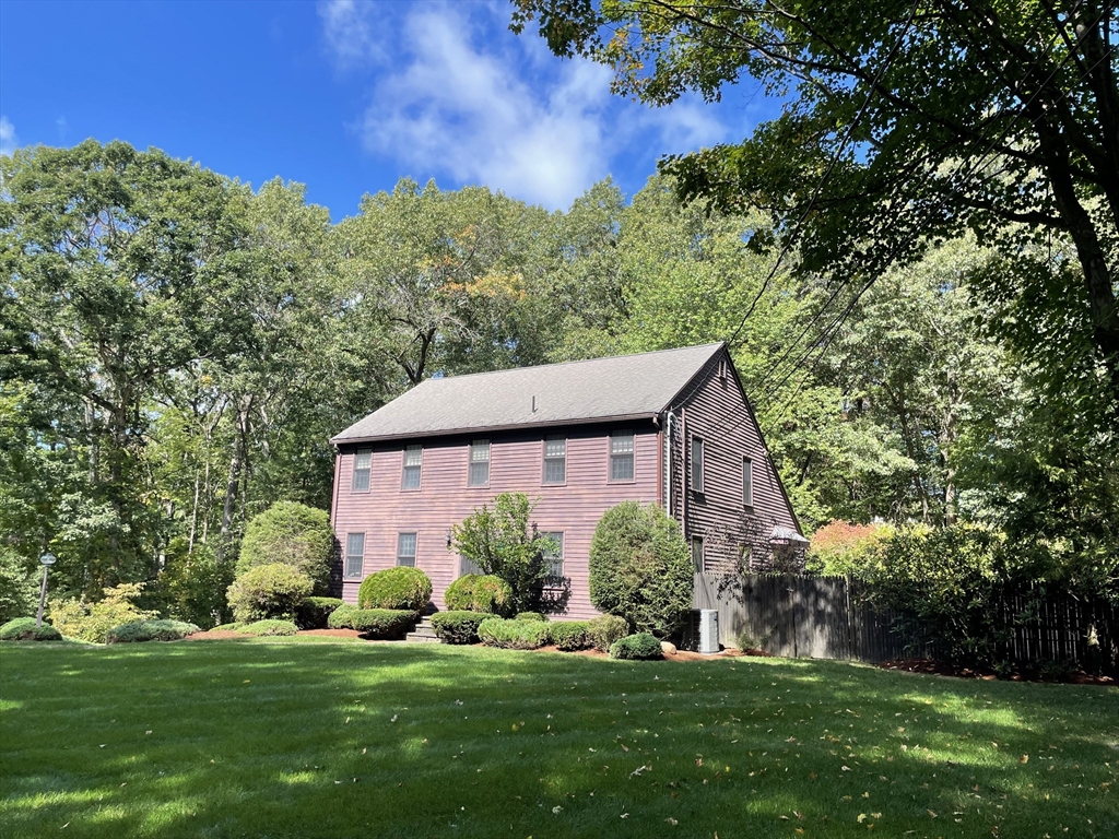 8 Neck Hill Rd., Mendon, Massachusetts, 4 Bedrooms Bedrooms, 8 Rooms Rooms,2.5 BathroomsBathrooms,Residential,For Sale,Neck Hill Rd.,73433147