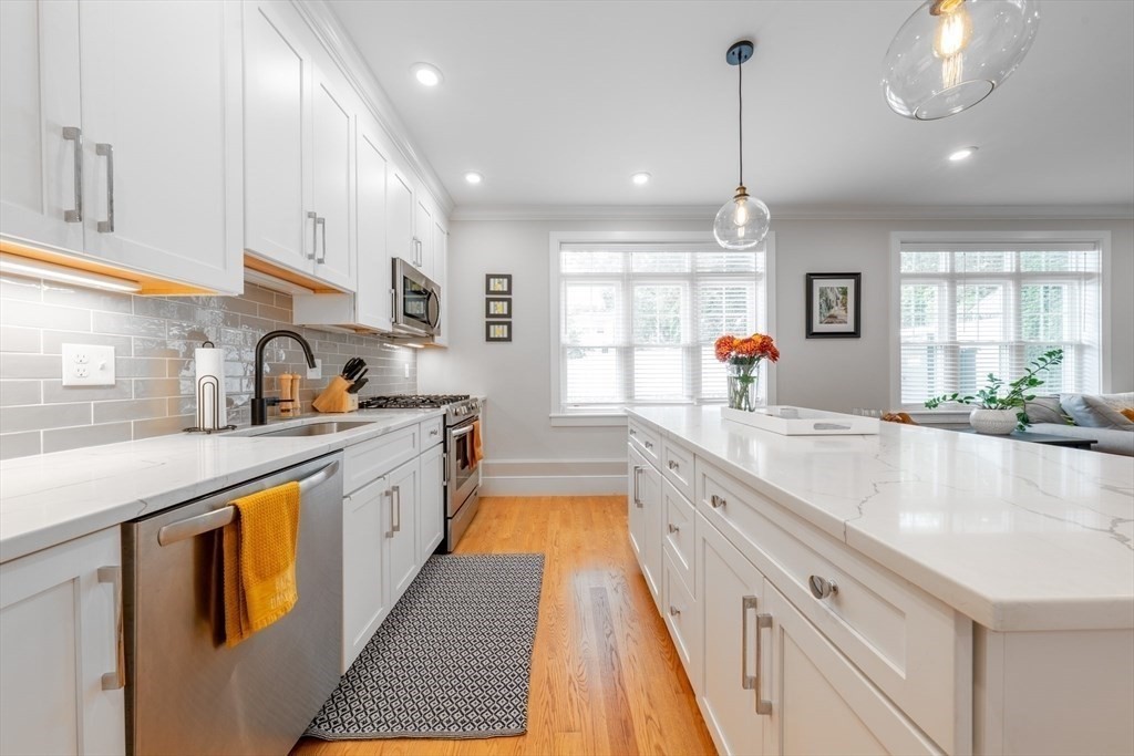 315 College Farm Road, Waltham, Massachusetts, 2 Bedrooms Bedrooms, 6 Rooms Rooms,2 BathroomsBathrooms,Residential Lease,For Rent,College Farm Road,73447689