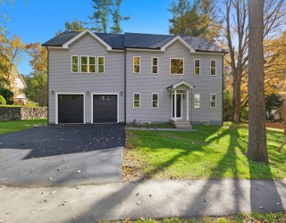 20 Pine Hill Rd, Lynnfield, Massachusetts, 4 Bedrooms Bedrooms, 9 Rooms Rooms,3.5 BathroomsBathrooms,Residential,For Sale,Pine Hill Rd,73447704