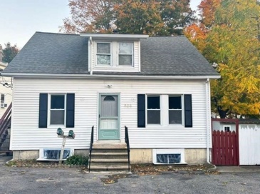 926 Waverly St, Framingham, Massachusetts, 2 Bedrooms Bedrooms, 6 Rooms Rooms,1 BathroomBathrooms,Residential Lease,For Rent,Waverly St,73447779
