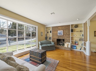 71 Bemis Rd, Holyoke, Massachusetts, 3 Bedrooms Bedrooms, 6 Rooms Rooms,2 BathroomsBathrooms,Residential Lease,For Rent,Bemis Rd,73447692