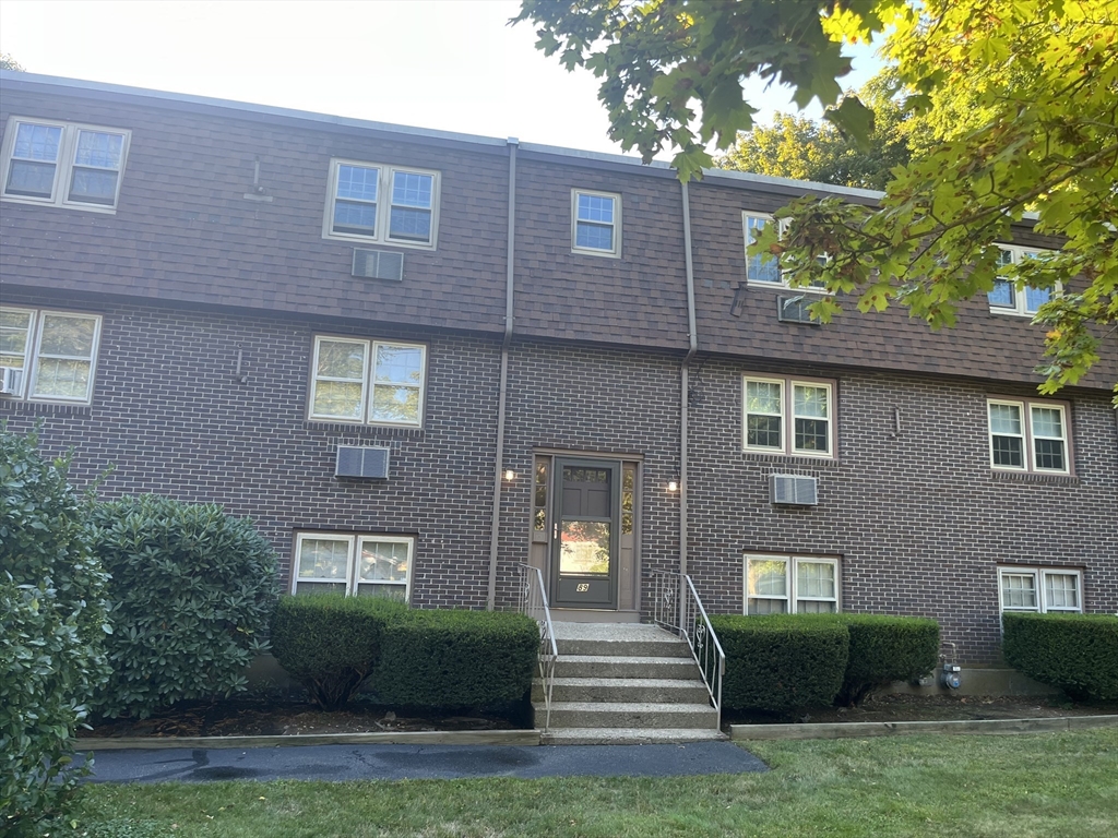 89 Dean Street, Mansfield, Massachusetts, 2 Bedrooms Bedrooms, 4 Rooms Rooms,1 BathroomBathrooms,Residential Lease,For Rent,Dean Street,73434079