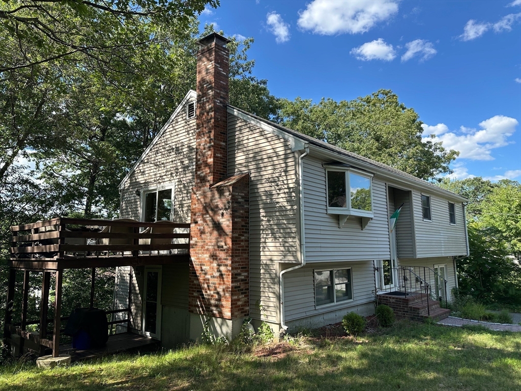 15 Curlew Street, Boston, Massachusetts, 4 Bedrooms Bedrooms, 9 Rooms Rooms,2 BathroomsBathrooms,Residential Lease,For Rent,Curlew Street,73447839