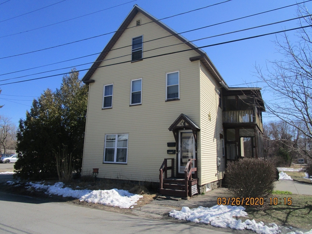 12 Central, Derry, New Hampshire, 2 Bedrooms Bedrooms, 5 Rooms Rooms,1 BathroomBathrooms,Residential Lease,For Rent,Central,73447869