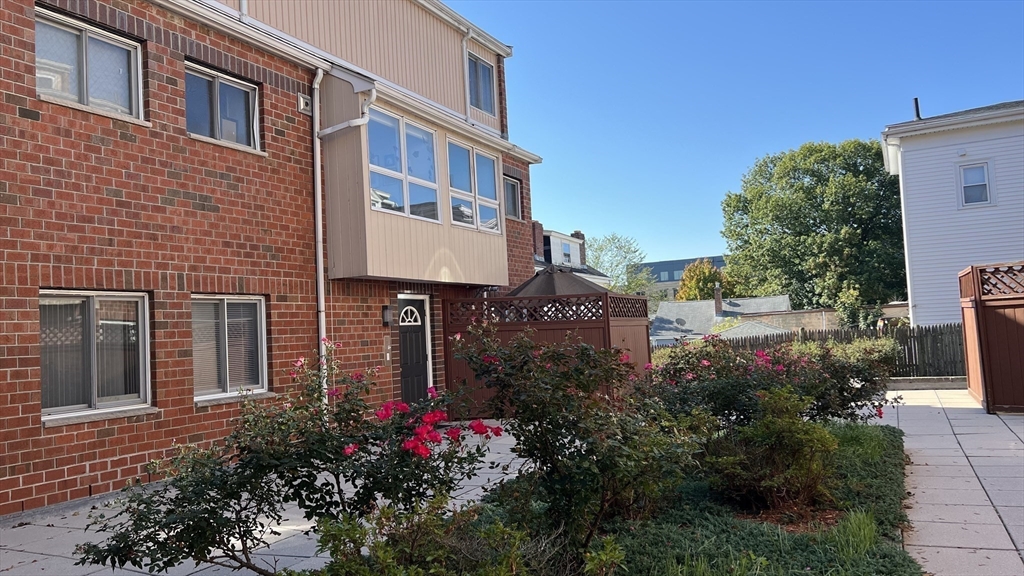 91A Spring St, Watertown, Massachusetts, 3 Bedrooms Bedrooms, 6 Rooms Rooms,2.5 BathroomsBathrooms,Residential Lease,For Rent,Spring St,73441503