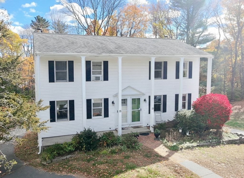 19 Crestwood Dr, Northborough, Massachusetts, 2 Bedrooms Bedrooms, 5 Rooms Rooms,1.5 BathroomsBathrooms,Residential,For Sale,Crestwood Dr,73448060