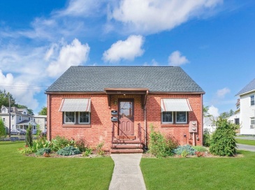 526 Kings Hwy, West Springfield, Massachusetts, 2 Bedrooms Bedrooms, 4 Rooms Rooms,1 BathroomBathrooms,Residential Lease,For Rent,Kings Hwy,73437528