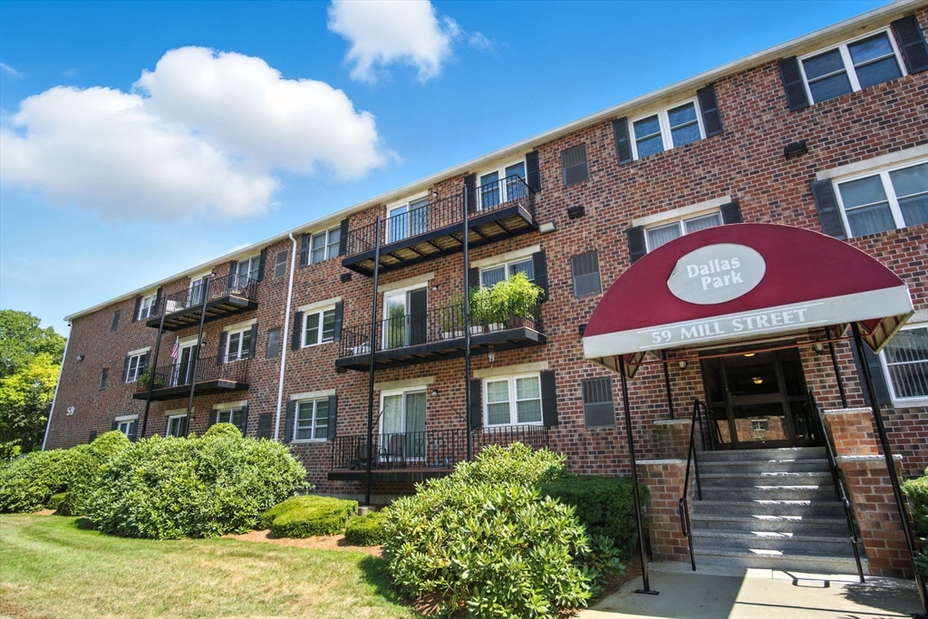 59 Mill St, Dracut, Massachusetts, 2 Bedrooms Bedrooms, 4 Rooms Rooms,2 BathroomsBathrooms,Residential,For Sale,Mill St,73427741