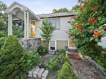 537 Nantasket Ave, Hull, Massachusetts, 3 Bedrooms Bedrooms, 11 Rooms Rooms,3 BathroomsBathrooms,Residential Income,For Sale,Nantasket Ave,73405304