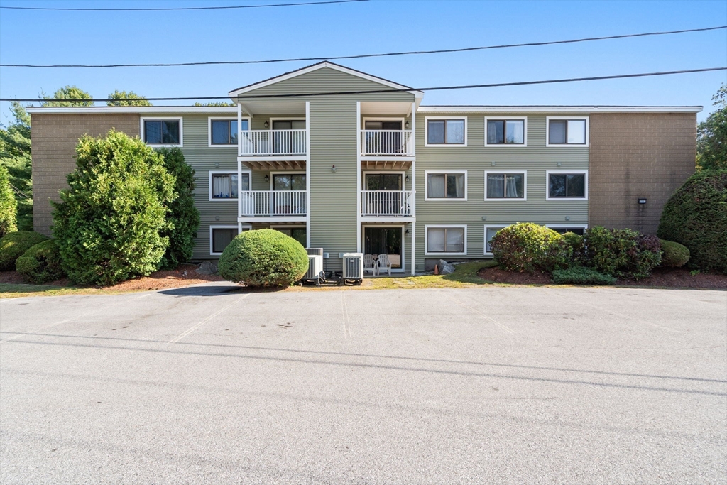 5 Bridgeview Cir, Tyngsborough, Massachusetts, 2 Bedrooms Bedrooms, 5 Rooms Rooms,1 BathroomBathrooms,Residential,For Sale,Bridgeview Cir,73433238