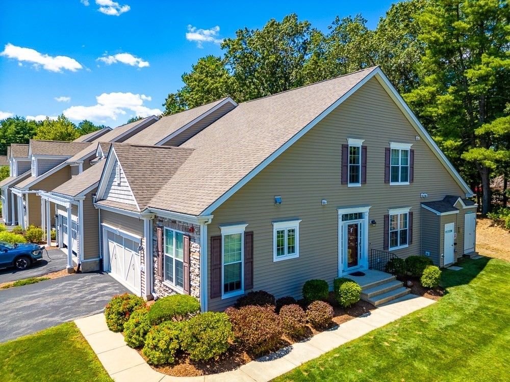 23 Kendall Ct, Bedford, Massachusetts, 2 Bedrooms Bedrooms, 6 Rooms Rooms,2.5 BathroomsBathrooms,Residential,For Sale,Kendall Ct,73356739