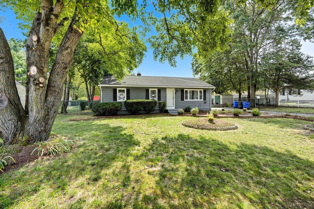 15 Southern Rd, Springfield, Massachusetts, 3 Bedrooms Bedrooms, 5 Rooms Rooms,1 BathroomBathrooms,Residential,For Sale,Southern Rd,73431553