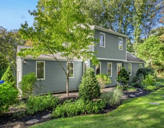 201 Old Westboro Road, Grafton, Massachusetts, 3 Bedrooms Bedrooms, 7 Rooms Rooms,2 BathroomsBathrooms,Residential,For Sale,Old Westboro Road,73438459