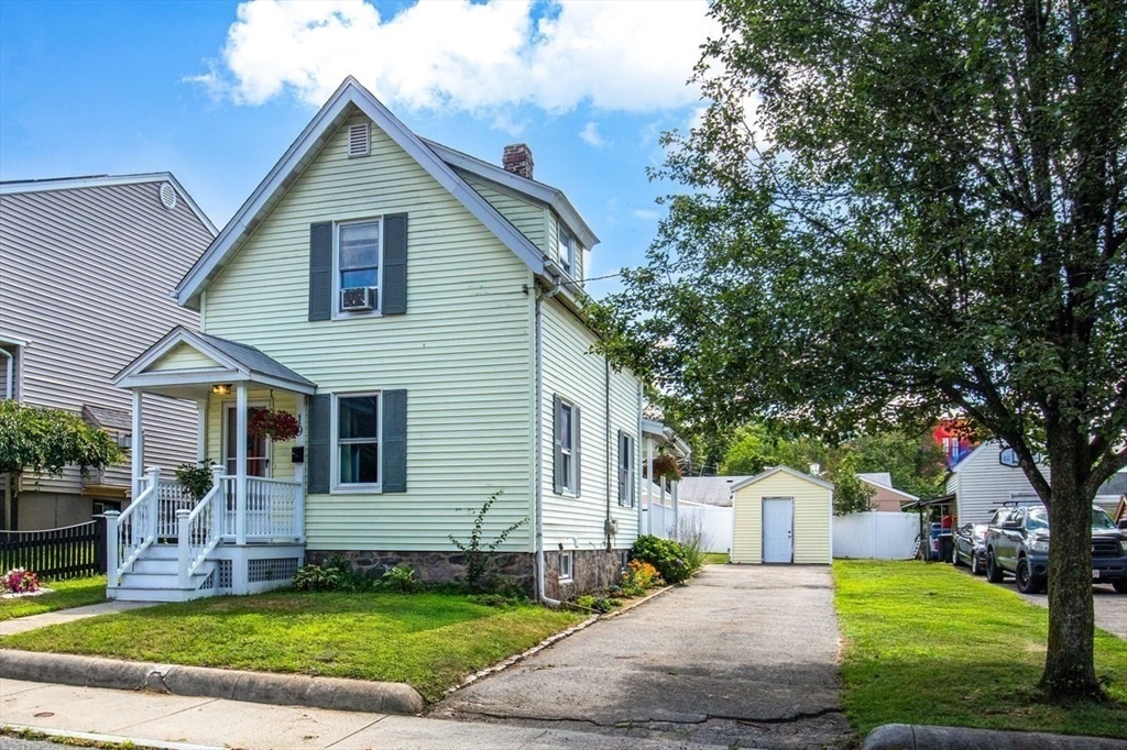 19 Johnson Street, Boston, Massachusetts, 3 Bedrooms Bedrooms, 6 Rooms Rooms,1.5 BathroomsBathrooms,Residential,For Sale,Johnson Street,73409053