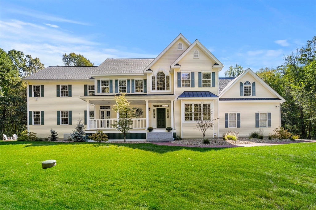 165 Thorndike St, Dunstable, Massachusetts, 6 Bedrooms Bedrooms, 14 Rooms Rooms,5.5 BathroomsBathrooms,Residential,For Sale,Thorndike St,73434862