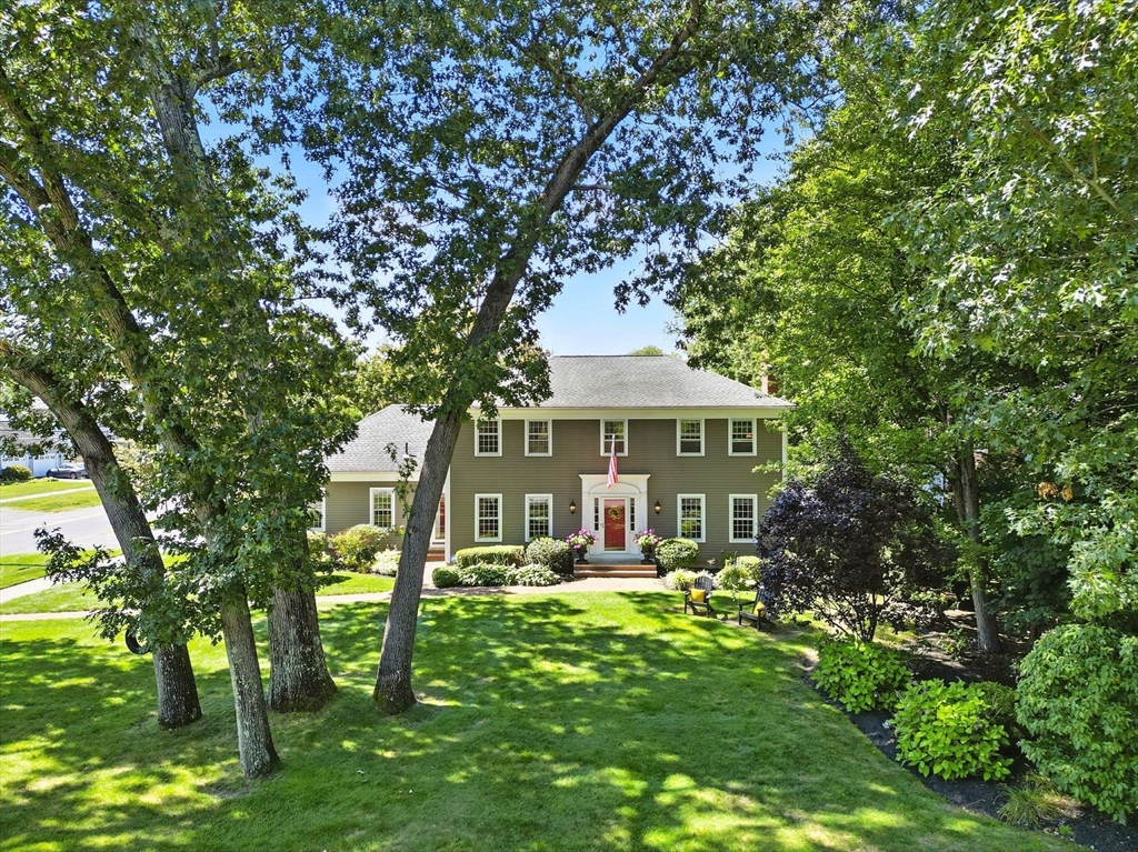 450 Laurel Street, Longmeadow, Massachusetts, 5 Bedrooms Bedrooms, 10 Rooms Rooms,2.5 BathroomsBathrooms,Residential,For Sale,Laurel Street,73426198