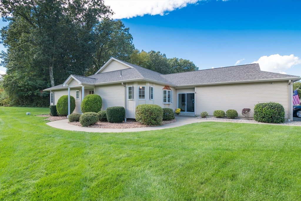 70 Pine Grove Dr, South Hadley, Massachusetts, 2 Bedrooms Bedrooms, 5 Rooms Rooms,2 BathroomsBathrooms,Residential,For Sale,Pine Grove Dr,73434532