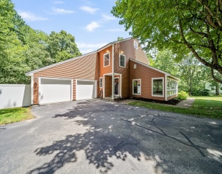 7 Moulton Drive, Londonderry, New Hampshire, 4 Bedrooms Bedrooms, 10 Rooms Rooms,2.5 BathroomsBathrooms,Residential,For Sale,Moulton Drive,73420188