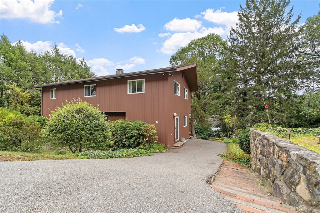 8 Marlboro Road, Lexington, Massachusetts, 4 Bedrooms Bedrooms, 8 Rooms Rooms,2.5 BathroomsBathrooms,Residential,For Sale,Marlboro Road,73429512