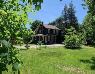 188 Newman Ave, Seekonk, Massachusetts, 5 Bedrooms Bedrooms, 11 Rooms Rooms,3 BathroomsBathrooms,Residential Income,For Sale,Newman Ave,73381705