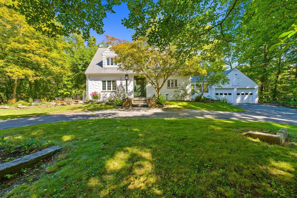 8 Shepard Pl, Sturbridge, Massachusetts, 3 Bedrooms Bedrooms, 6 Rooms Rooms,1.5 BathroomsBathrooms,Residential,For Sale,Shepard Pl,73422544