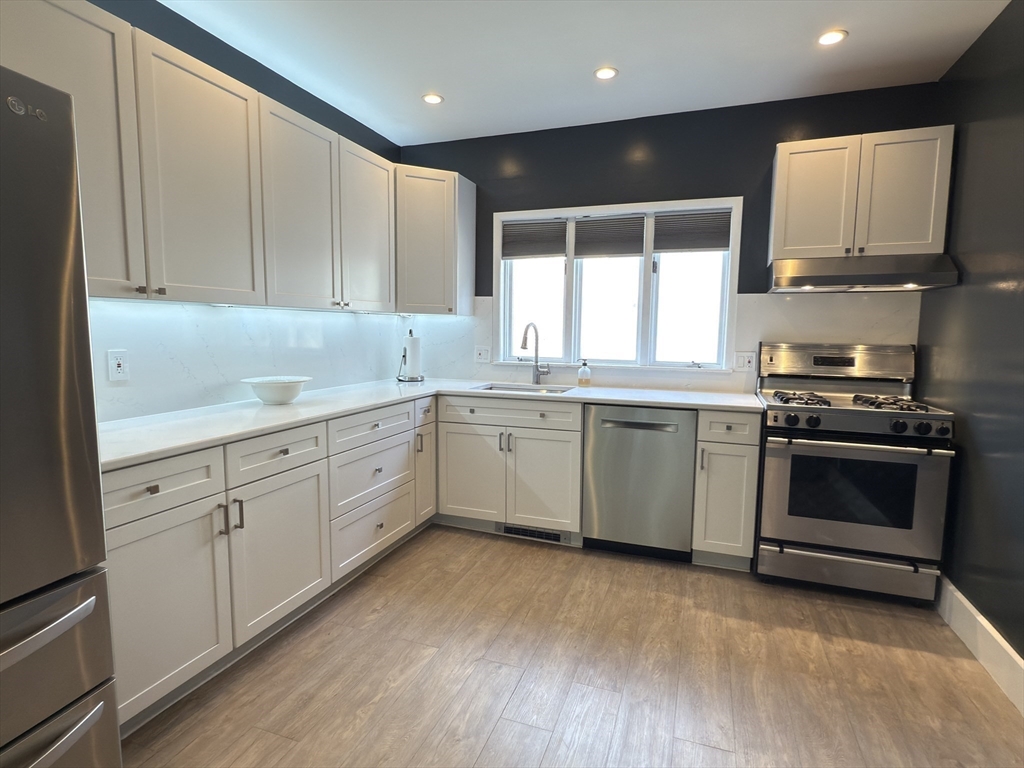 1 Franklin St., Natick, Massachusetts, 3 Bedrooms Bedrooms, 6 Rooms Rooms,1 BathroomBathrooms,Residential Lease,For Rent,Franklin St.,73436146