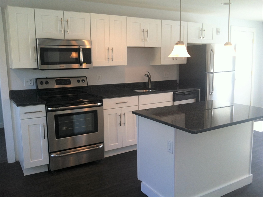 158 Main Street, Wenham, Massachusetts, 1 Bedroom Bedrooms, 4 Rooms Rooms,1 BathroomBathrooms,Residential Lease,For Rent,Main Street,73448362