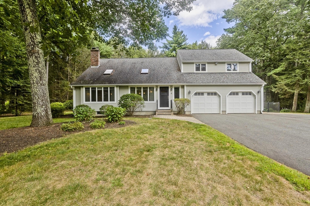 6 Ashley Cir, Easthampton, Massachusetts, 3 Bedrooms Bedrooms, 6 Rooms Rooms,2.5 BathroomsBathrooms,Residential,For Sale,Ashley Cir,73426413