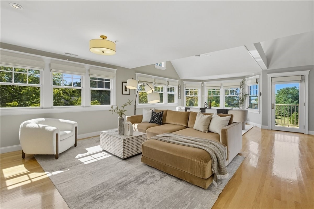 6 Ober St, Beverly, Massachusetts, 2 Bedrooms Bedrooms, 5 Rooms Rooms,2 BathroomsBathrooms,Residential,For Sale,Ober St,73431016