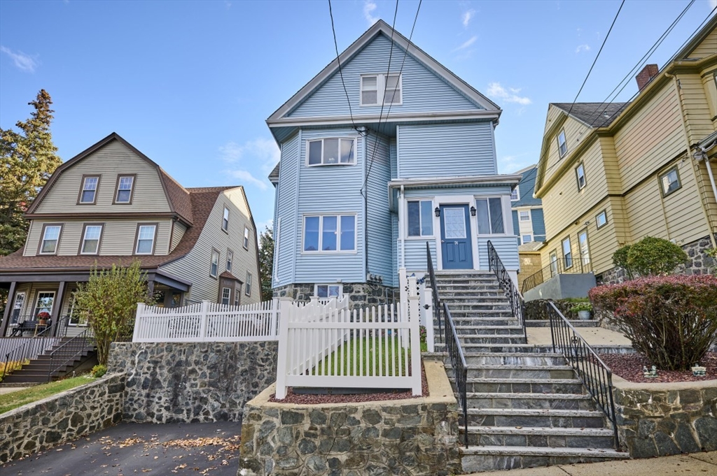 74 Rockland Ave, Malden, Massachusetts, 2 Bedrooms Bedrooms, 5 Rooms Rooms,1 BathroomBathrooms,Residential Lease,For Rent,Rockland Ave,73448483